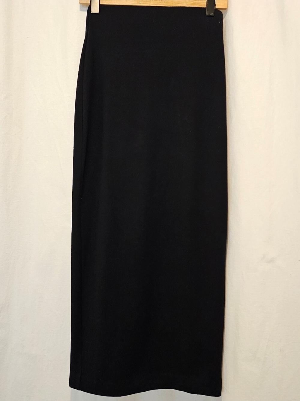 Aritzia Babaton Black Johan Midi Skirt